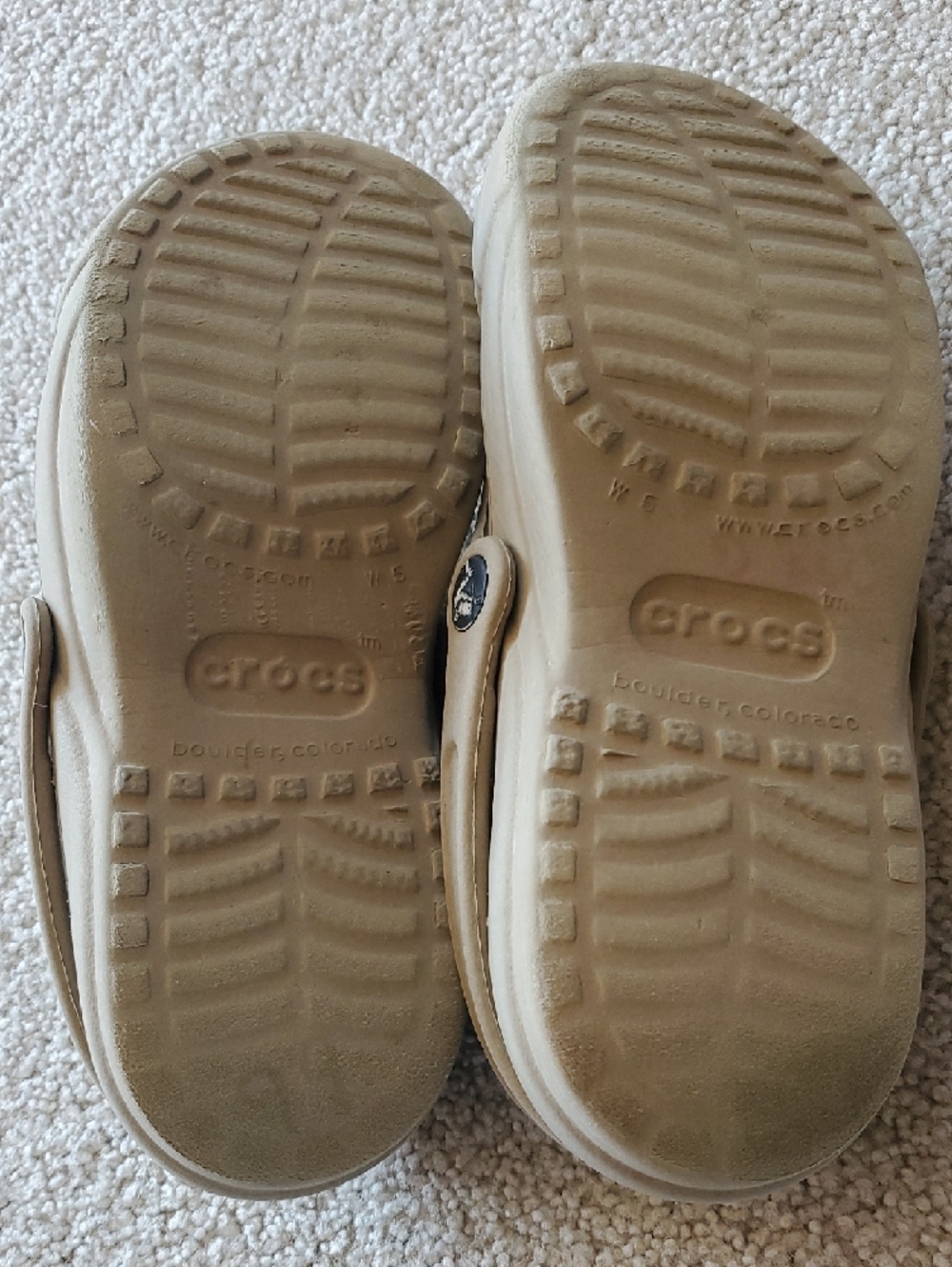 CROCS Beige Slip-On Women 5 Sandals with Heel Strap - Picture 2 of 6